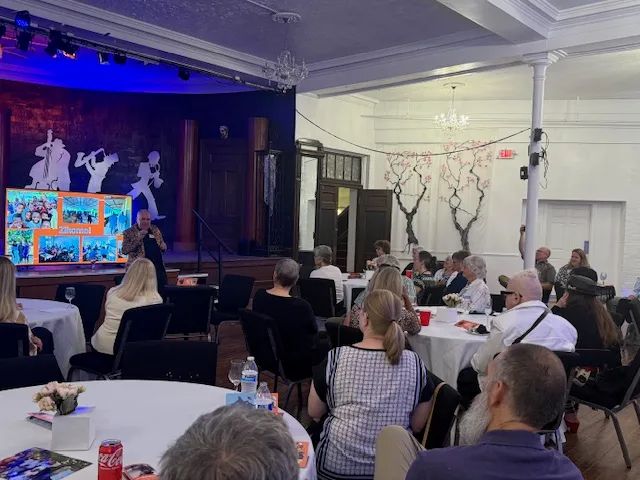 Our host, Daryl, closing the night with a wonderful thank you message.